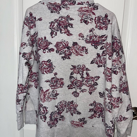 Never worn Calvin Klein sweatshirt - Picture 4 of 5